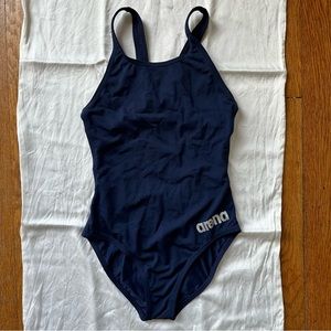 Arena training suit, 10Y, solid navy, excellent condition